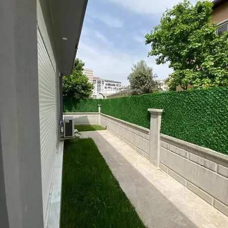 Hotel Merkezde 2+1 Esyali Bahceli Muestakil Ev, 4*