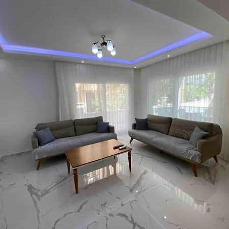 Merkezde 2+1 Esyali Bahceli Muestakil Ev, Hotel