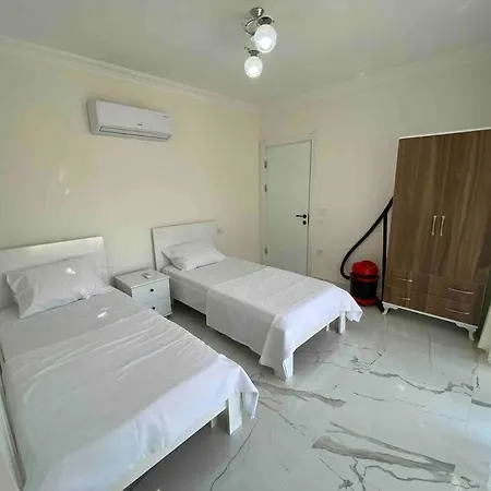 Merkezde 2+1 Esyali Bahceli Muestakil Ev, Ortaca (Mugla)